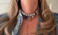 Sjaalketting - Licht blauw paisley cognac