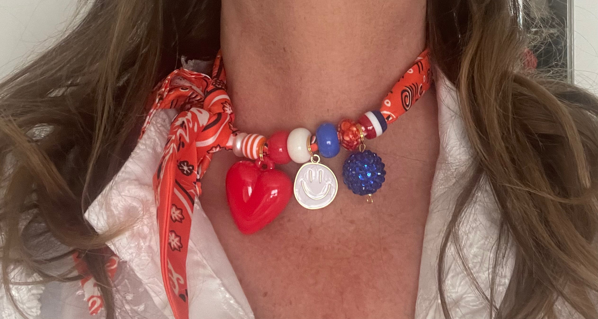 Sjaalketting - Oranje witte smiley