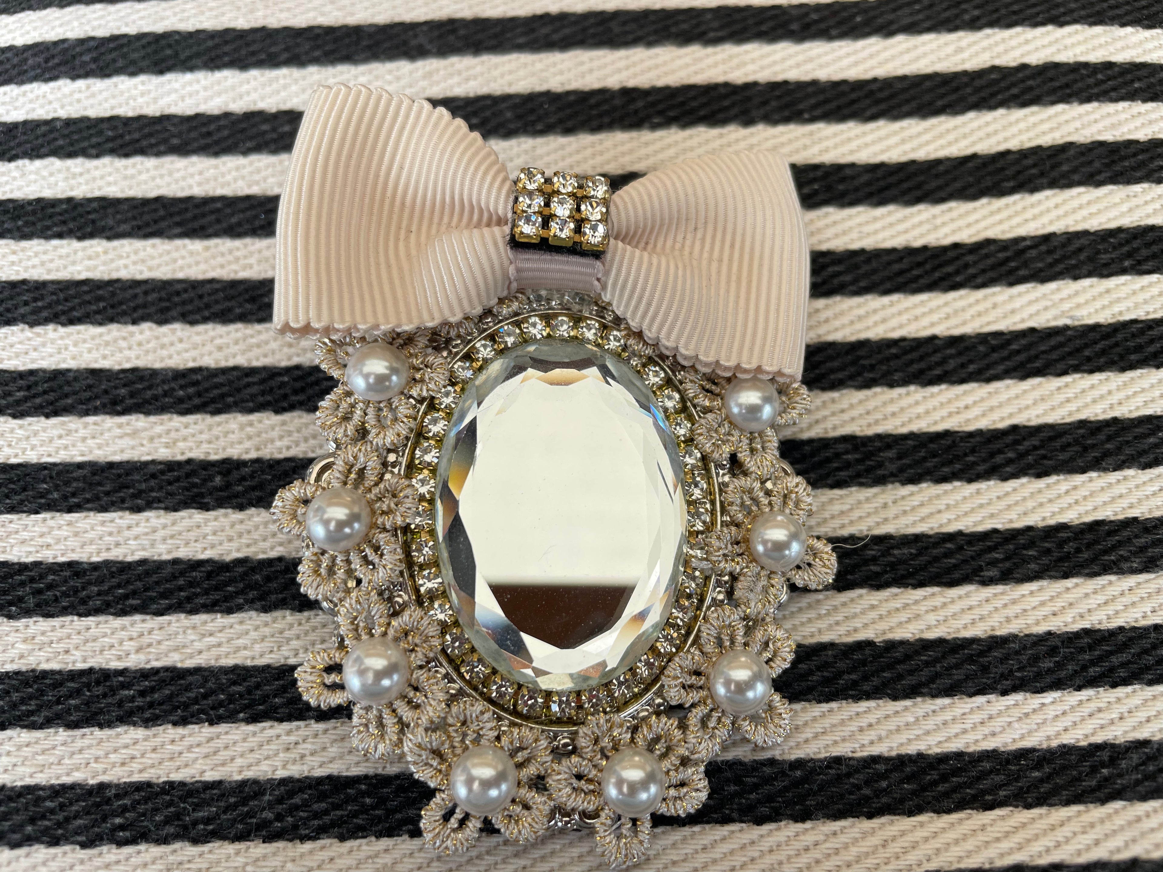 Broche - Spiegeltje ecru