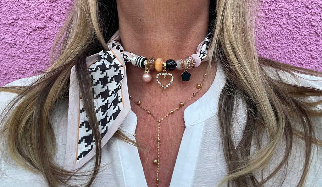 Sjaalketting - Ruitje zwart wit met licht rose