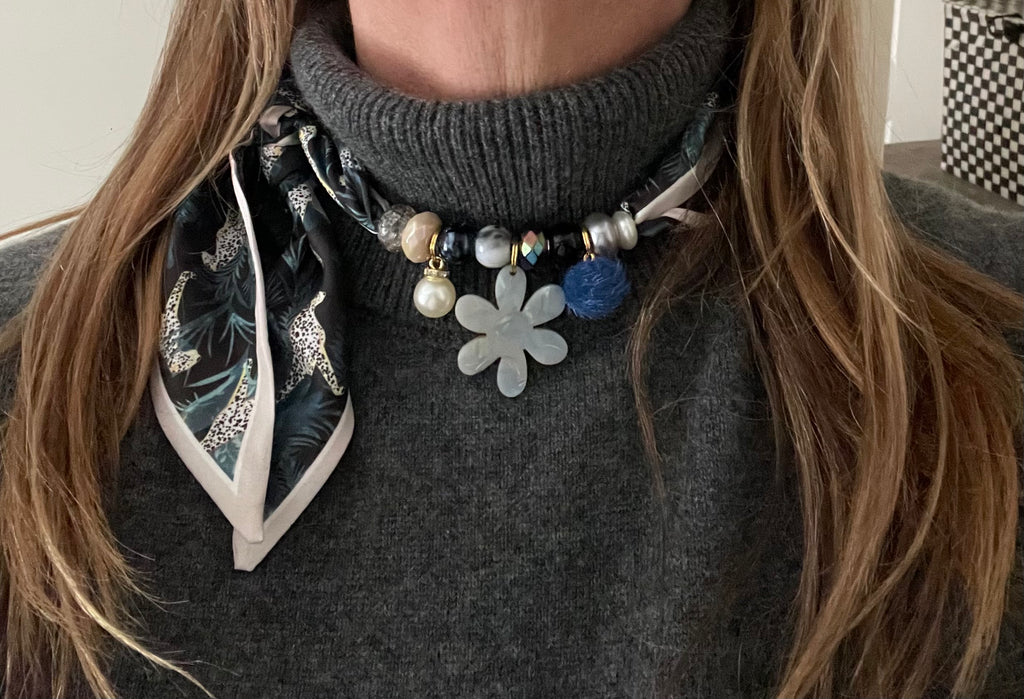 Sjaalketting® 
- Petrol bloem