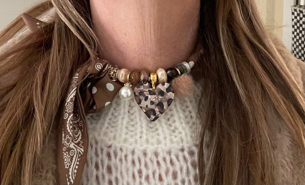 Sjaalketting® 
- Beige panterhart