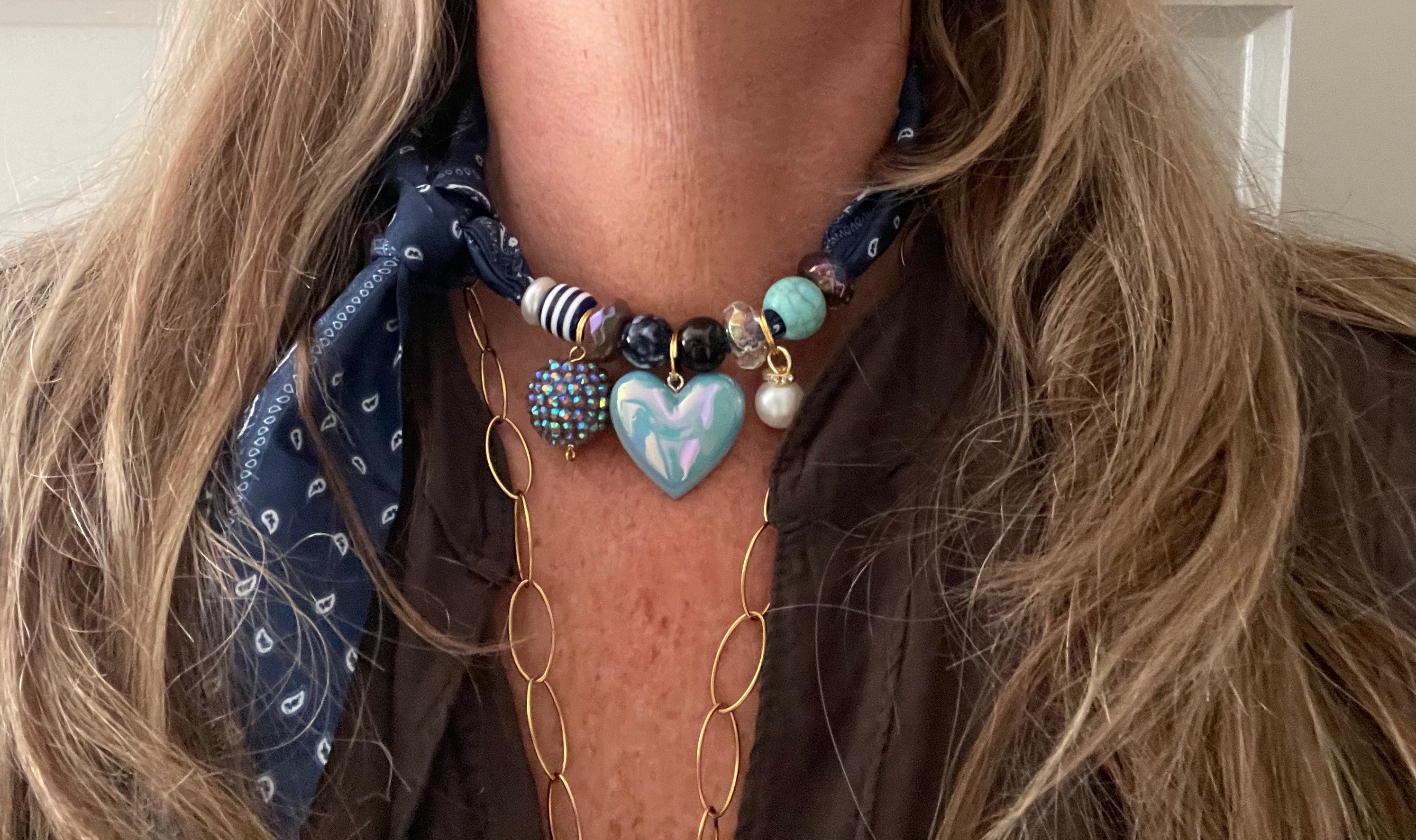 Sjaalenketting - Blauw met mint hart