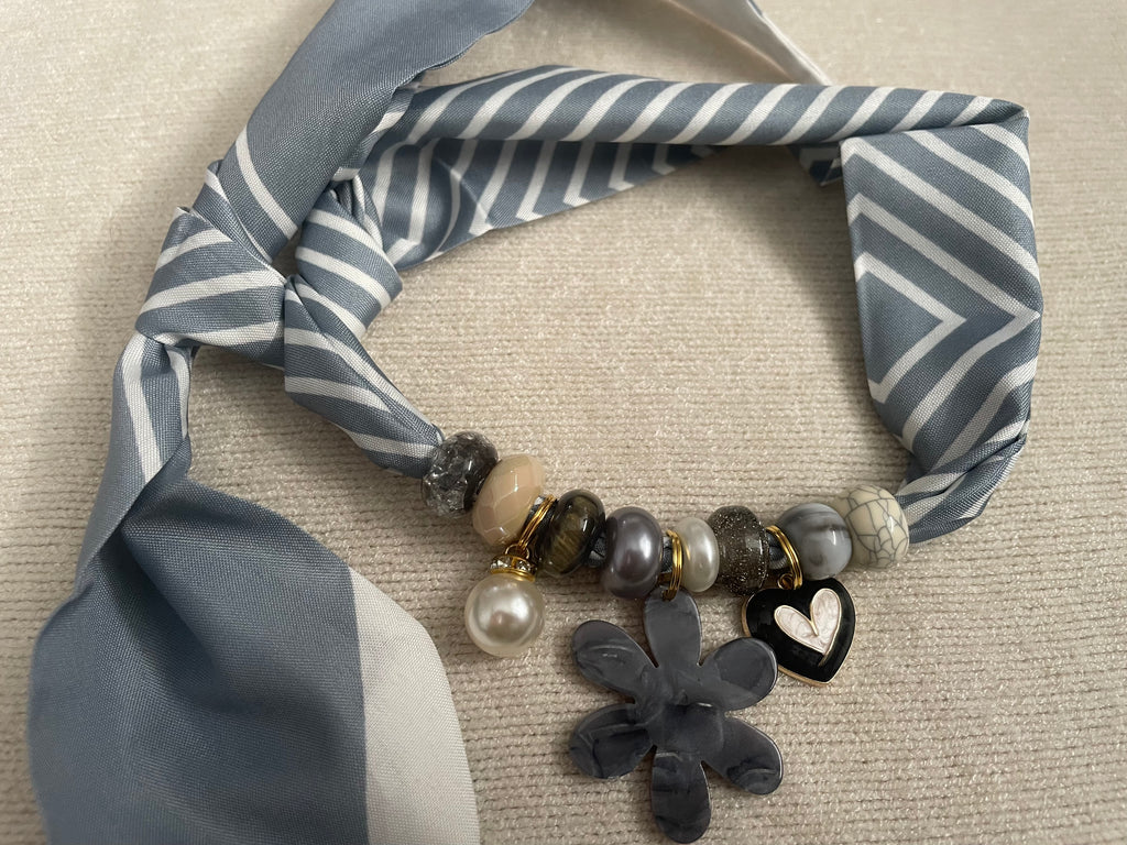 Sjaalketting® - Grijs streep bloem