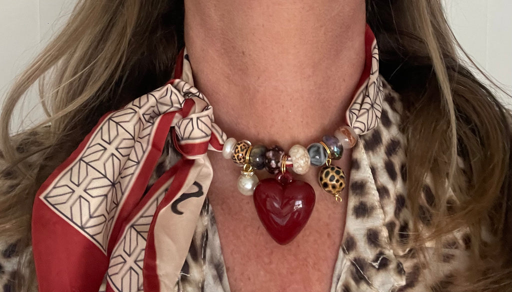 Sjaalketting- Rood ecru met bordeaux en panter