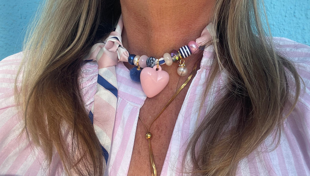 Sjaalketting - Rose blauwe streep met rose hart