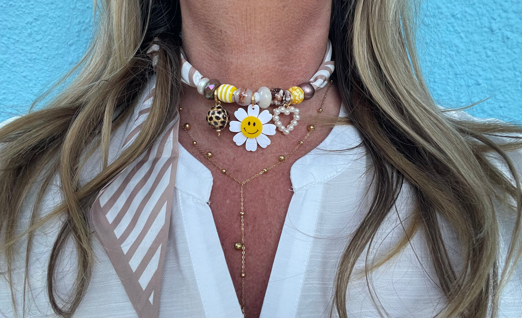 Sjaalketting- Beige streep met zonnetje