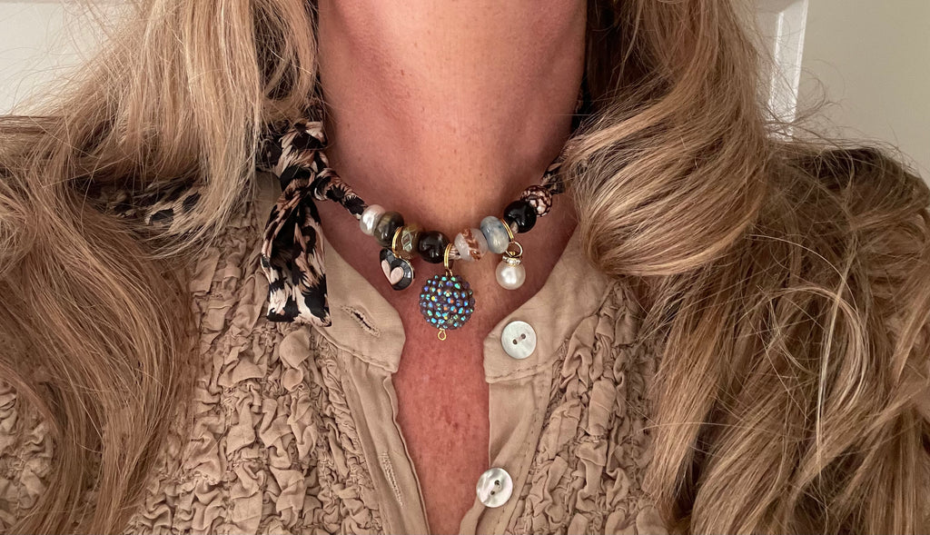 Sjaalketting® - Panter blauwe glitter bol
