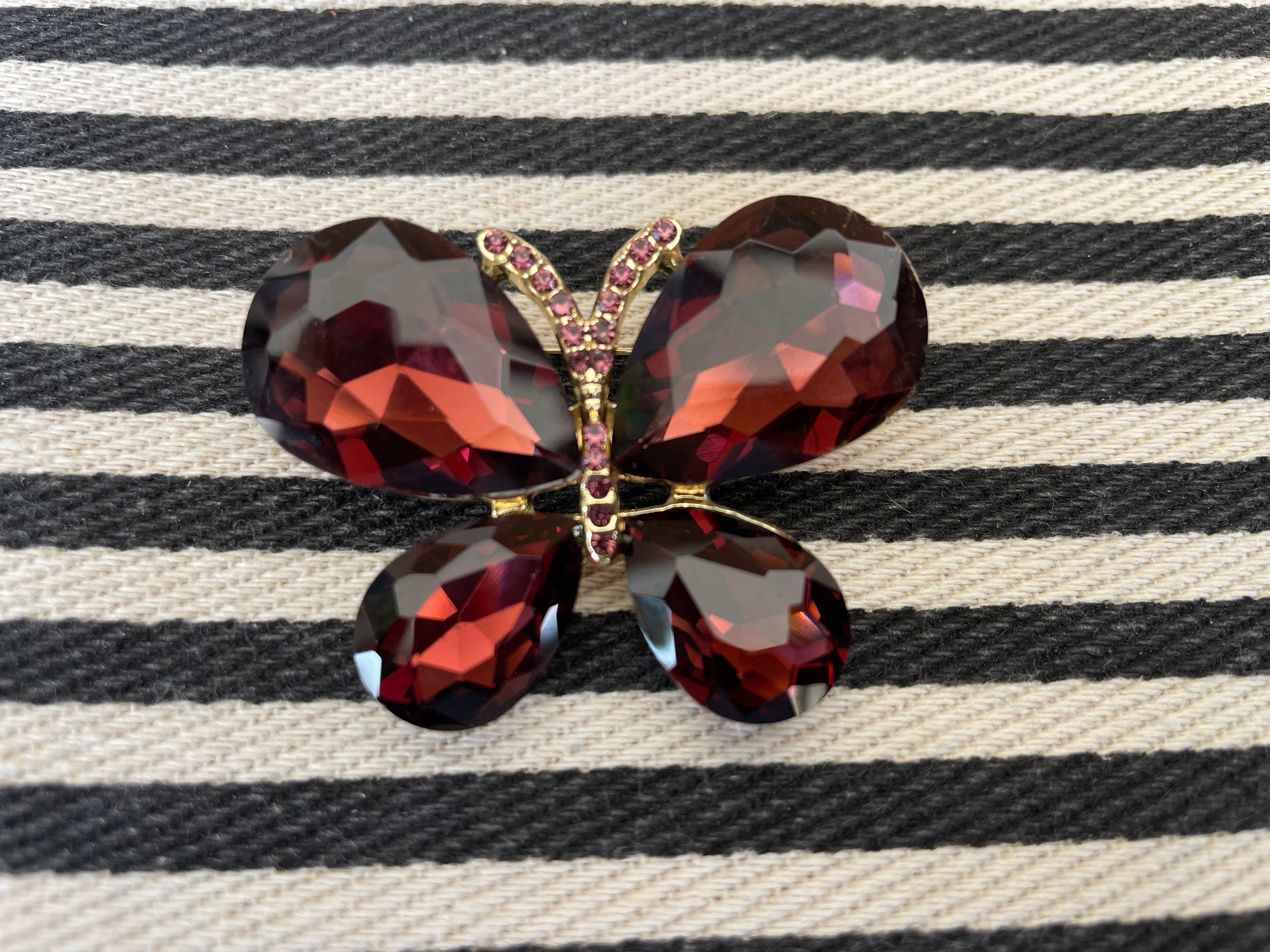 Broche - Vlinder wijn rood