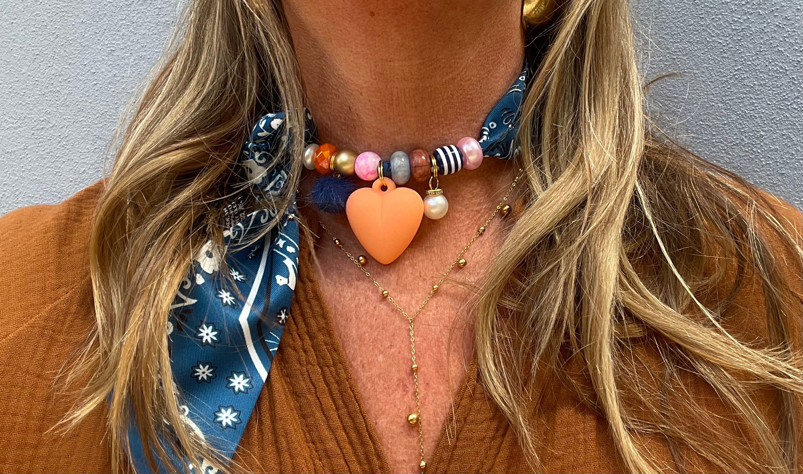 Sjaalketting - Jeansblauw oranje hart