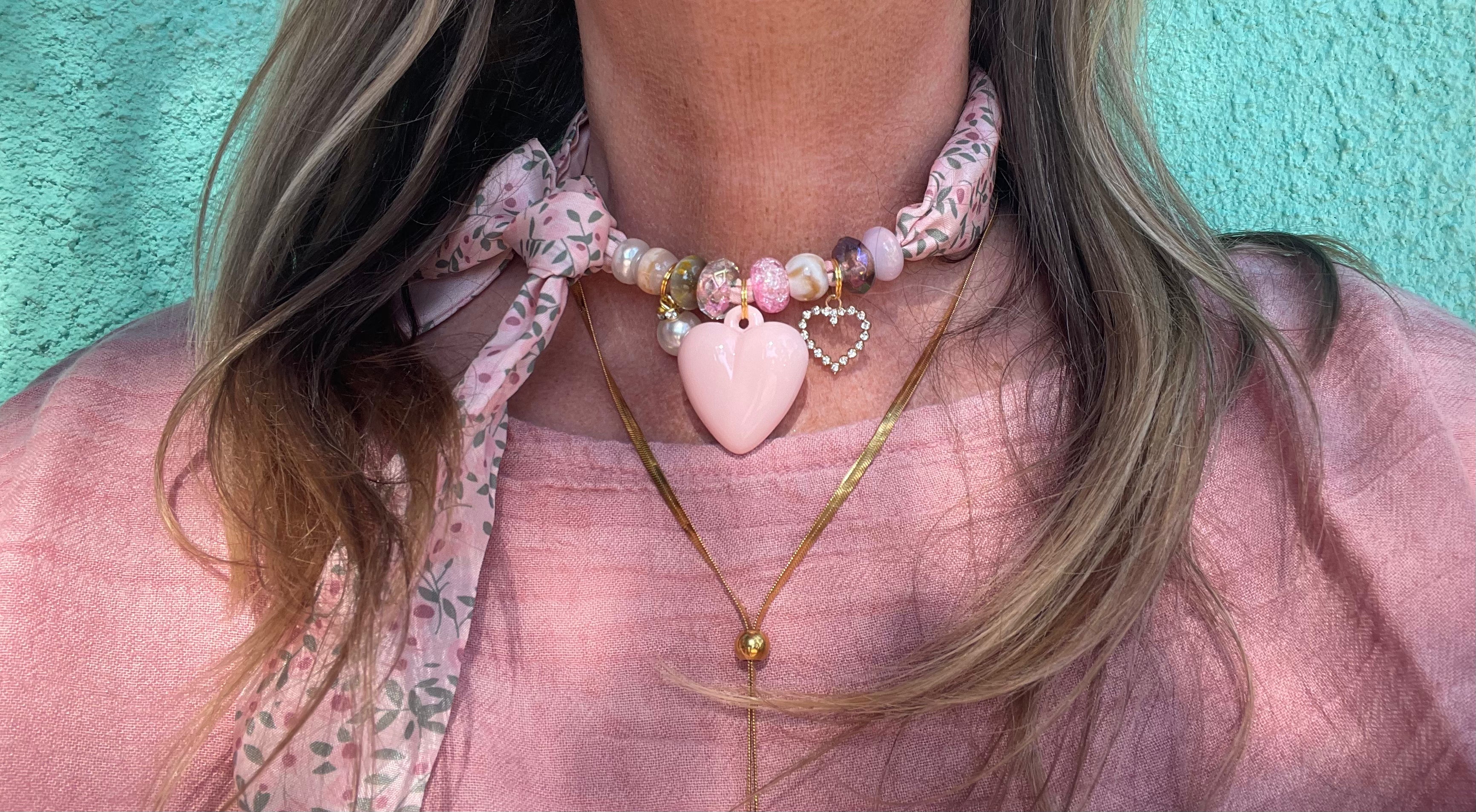 Sjaalketting - Rose nude met licht rose hart