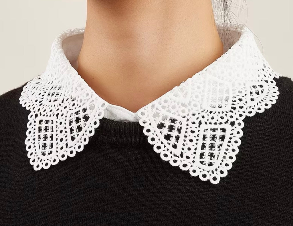 Kraagje - Wit kant puntjes