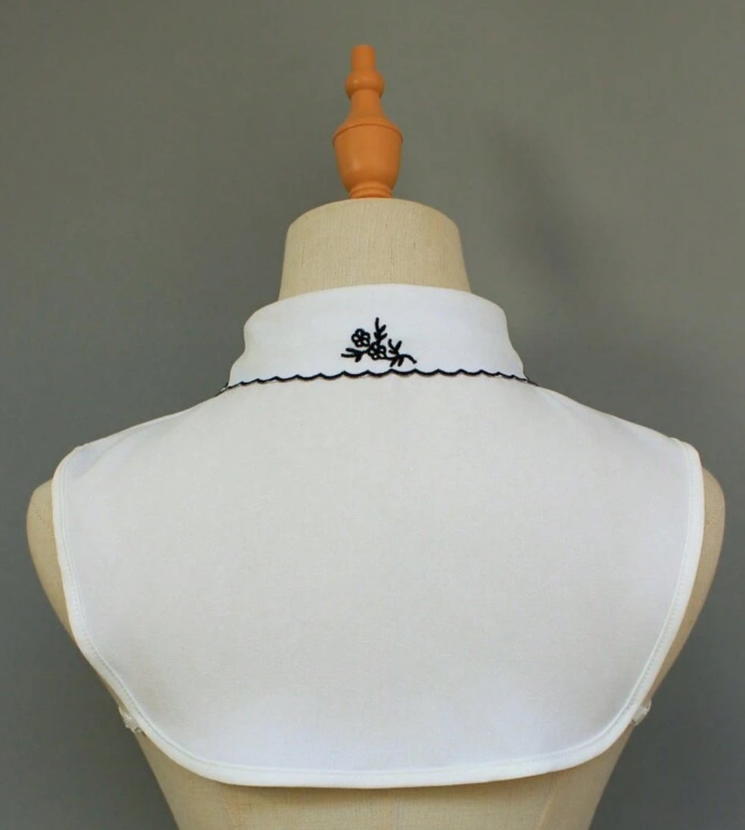 Kraagje - Borduursel zwart