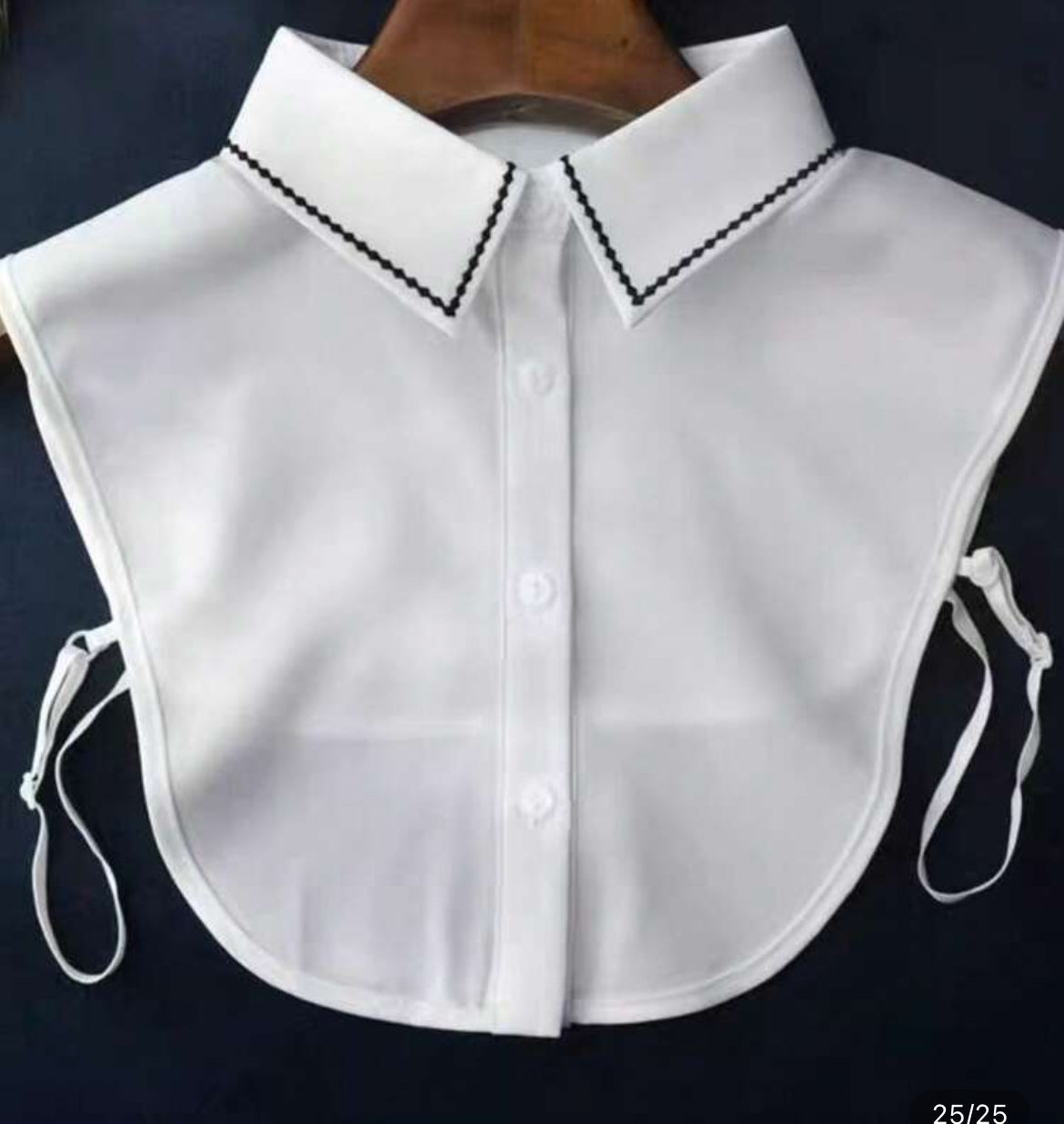 Kraagje - Wit zwart borduursel