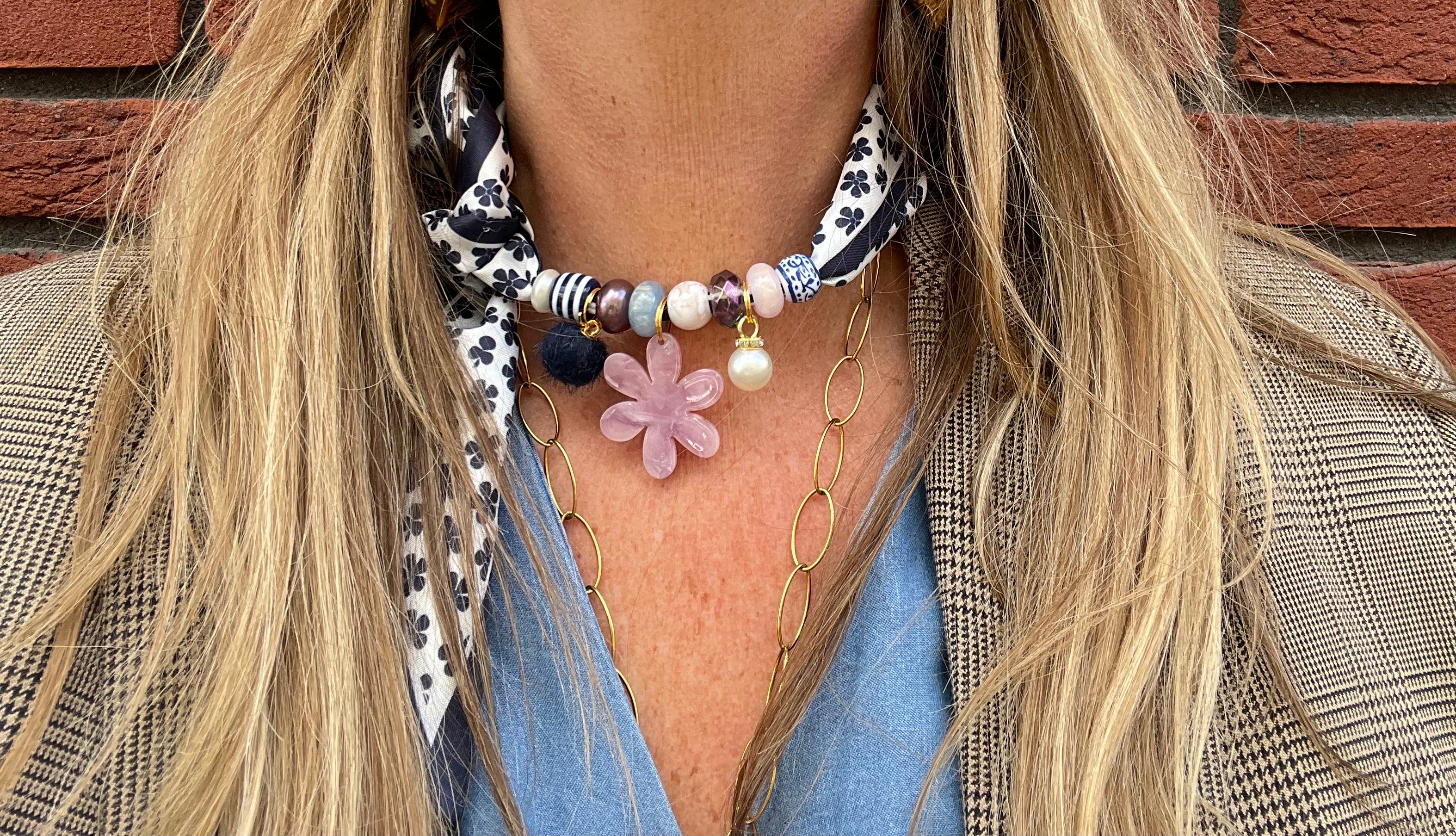 Sjaalenketting - Blauw klaver Rose bloem