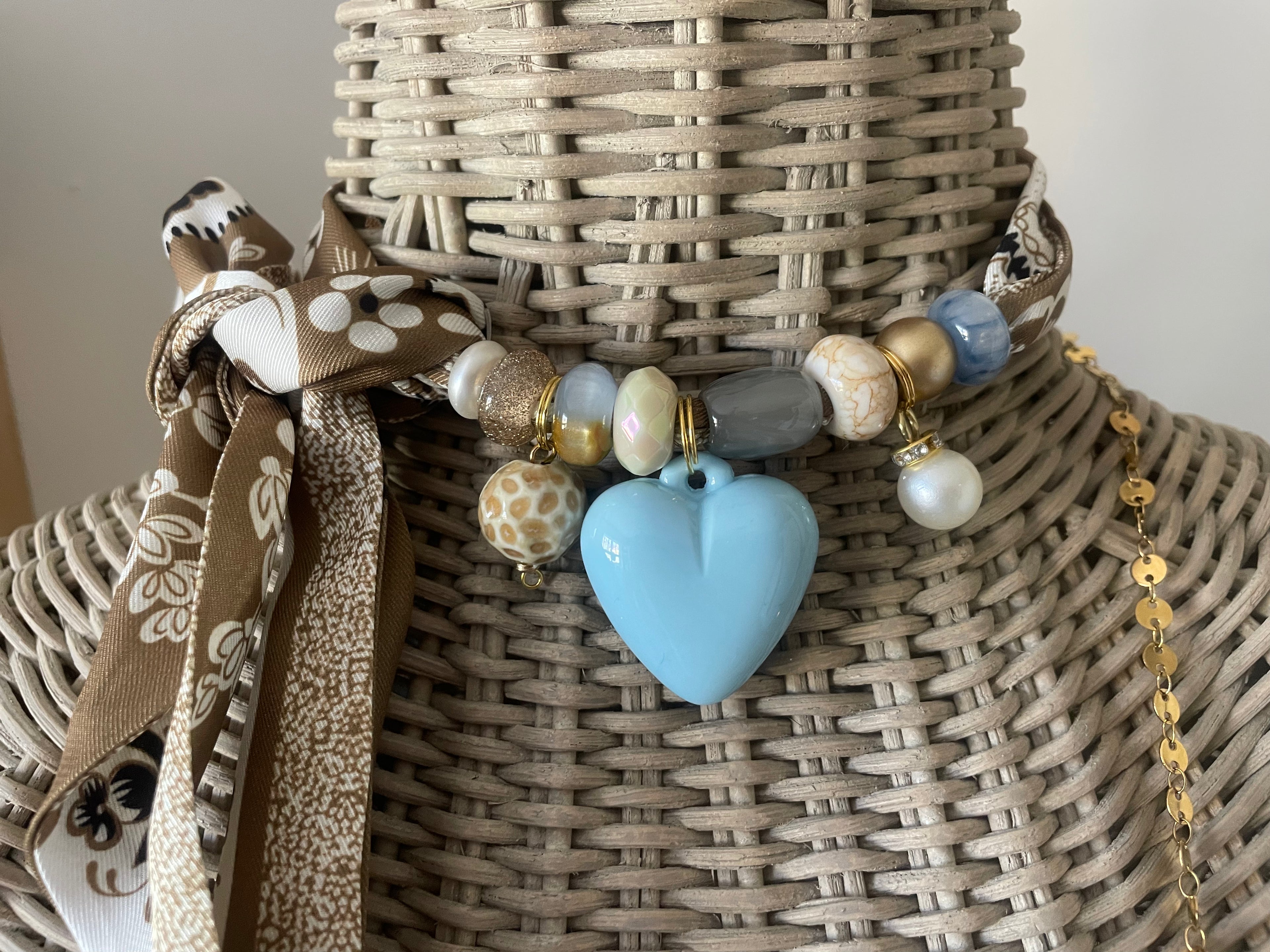 Sjaalketting- Goud licht blauw hart