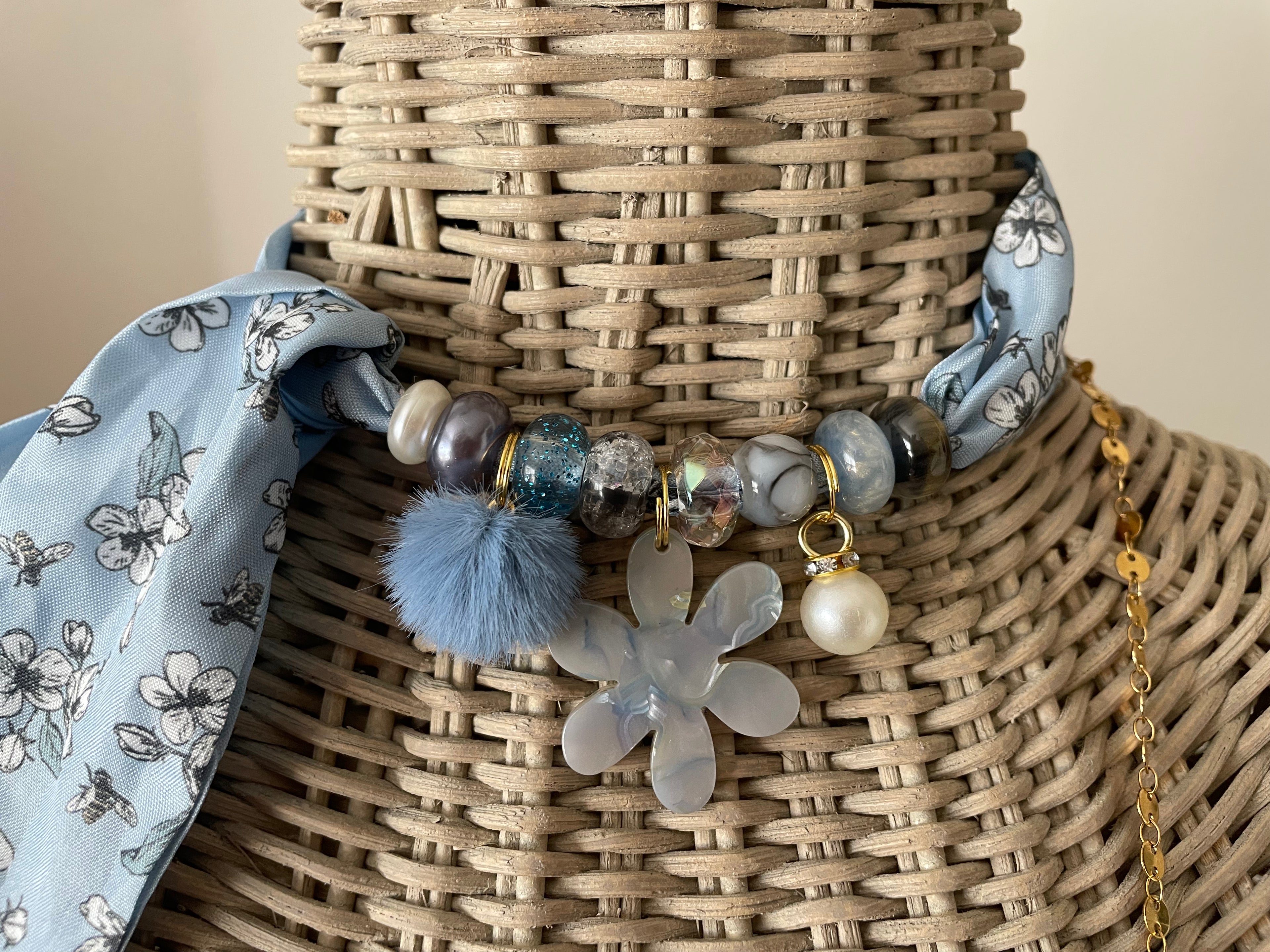 Sjaalenketting - IJs blauw bloem