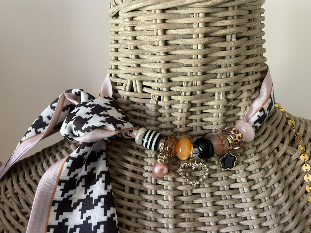 Sjaalketting - Ruitje zwart wit met licht rose
