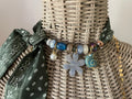 Sjaalketting - Groen met licht blauw bloem