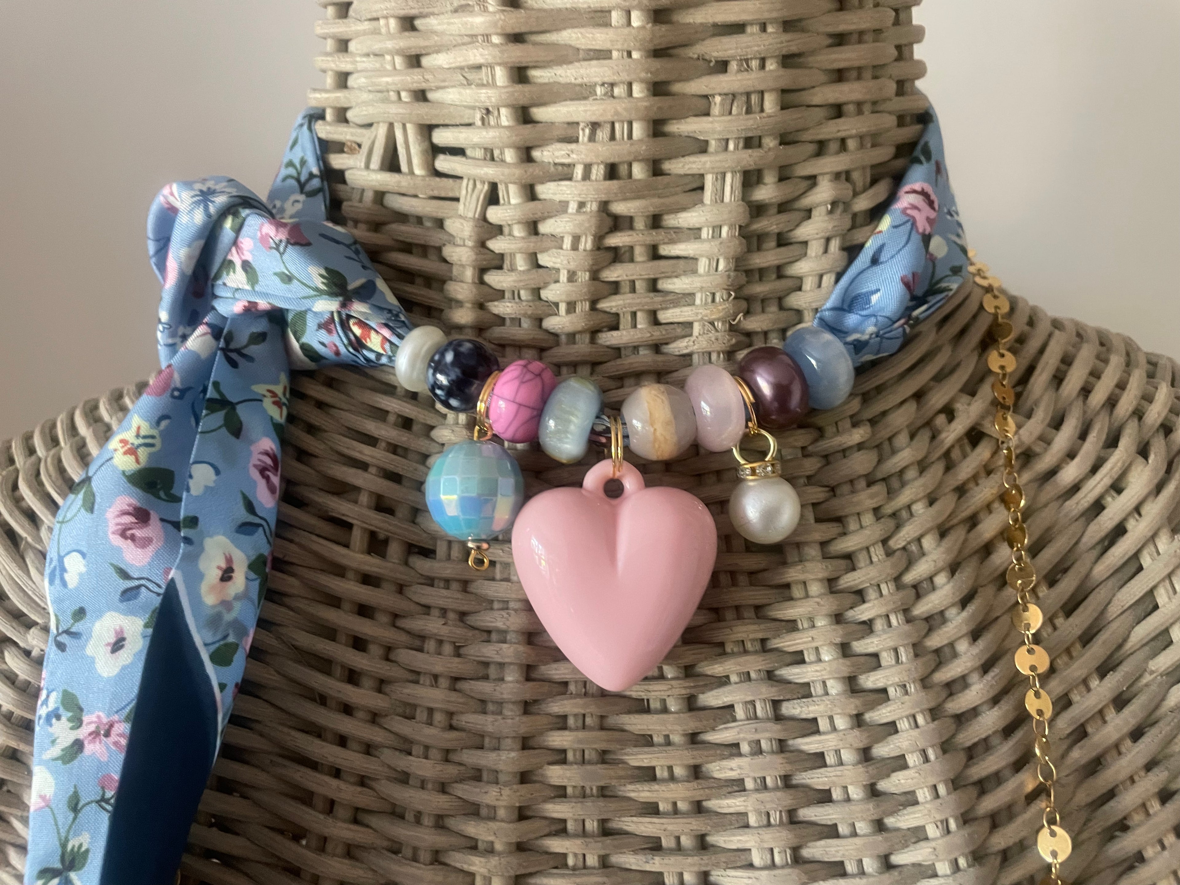 Sjaalketting - Bloem met rose hart