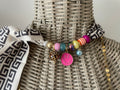 Sjaalketting - Zwart ecru fuchsia smiley