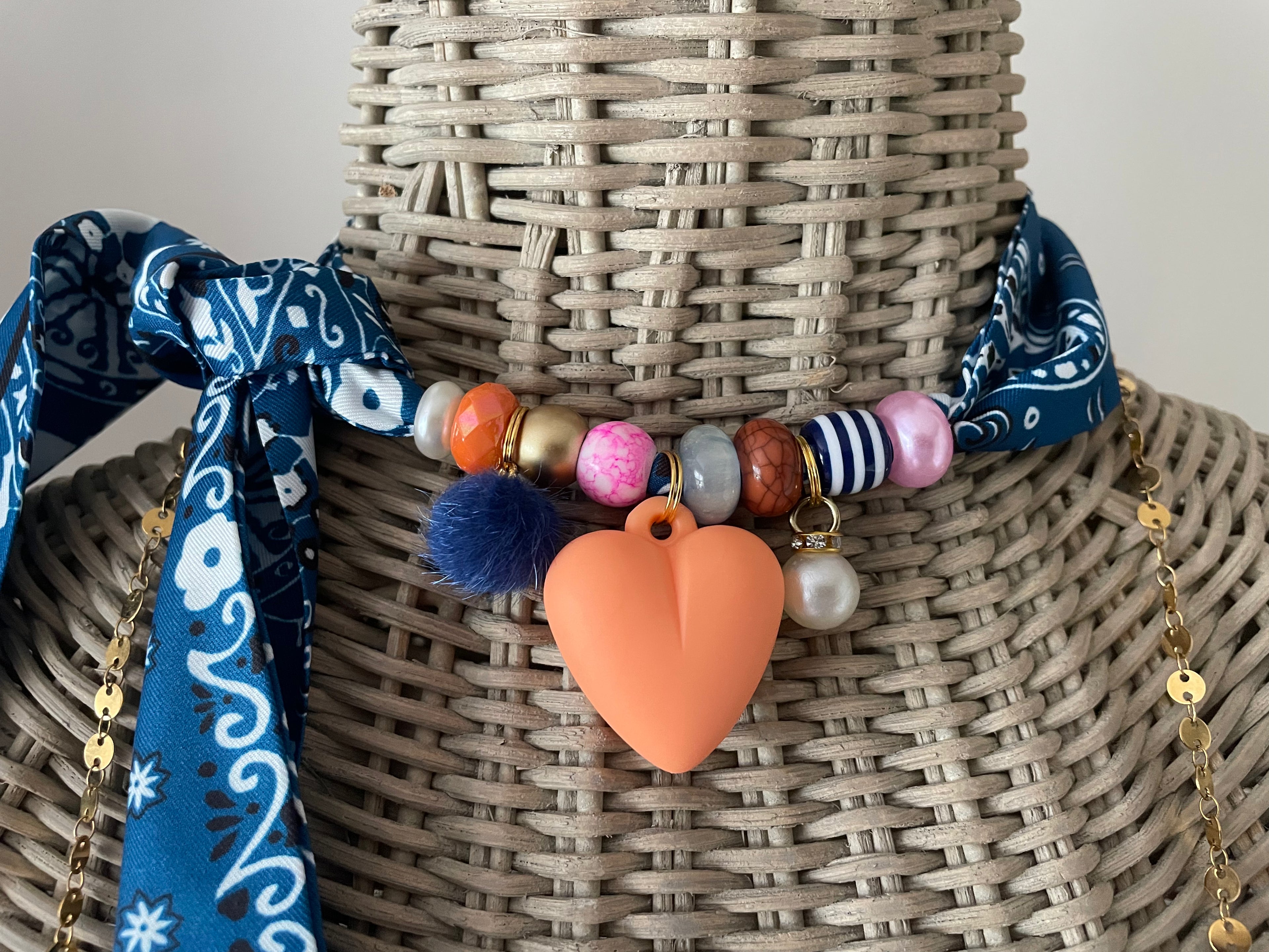 Sjaalketting - Jeansblauw oranje hart