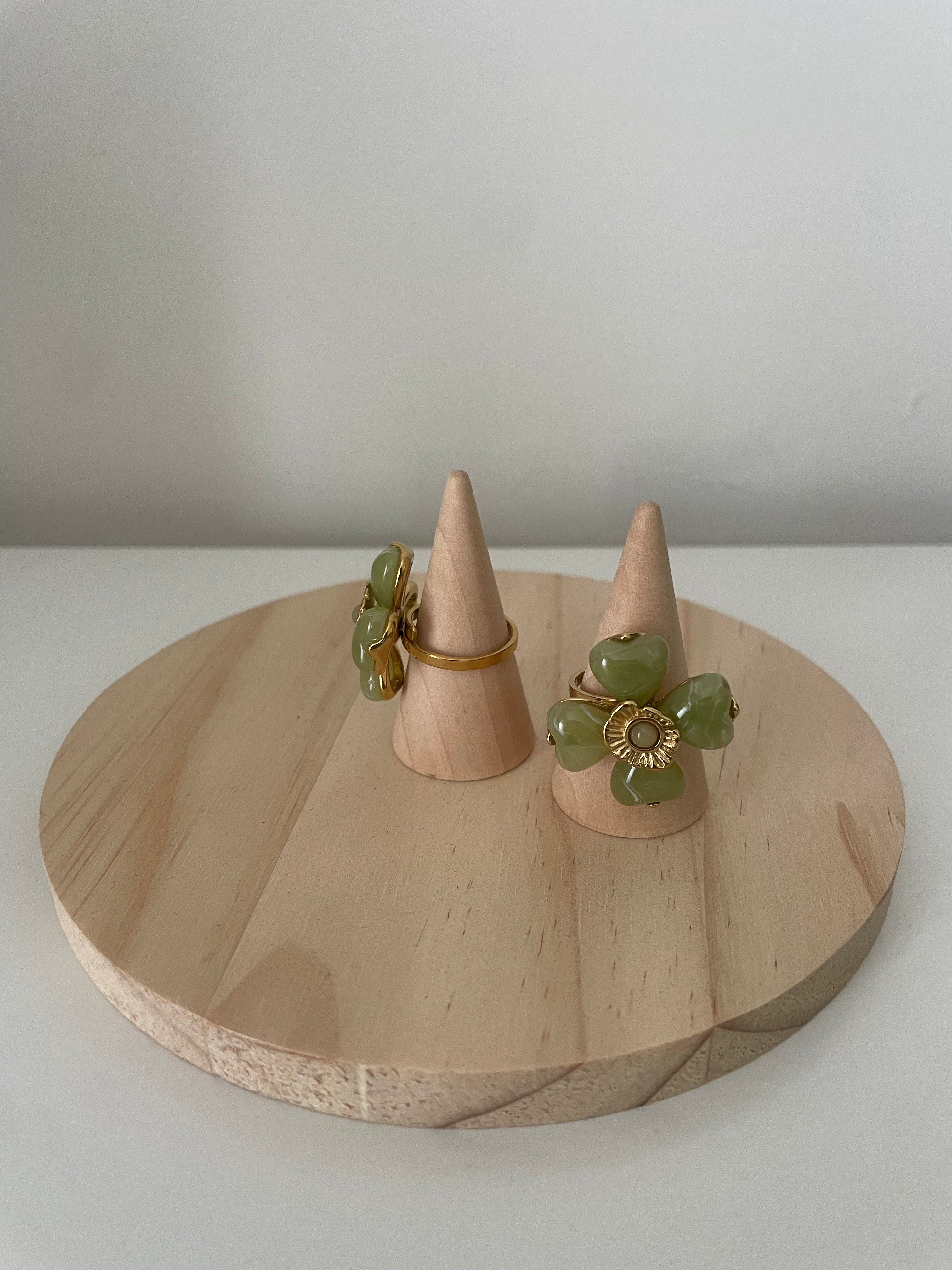 Ring groen bloem