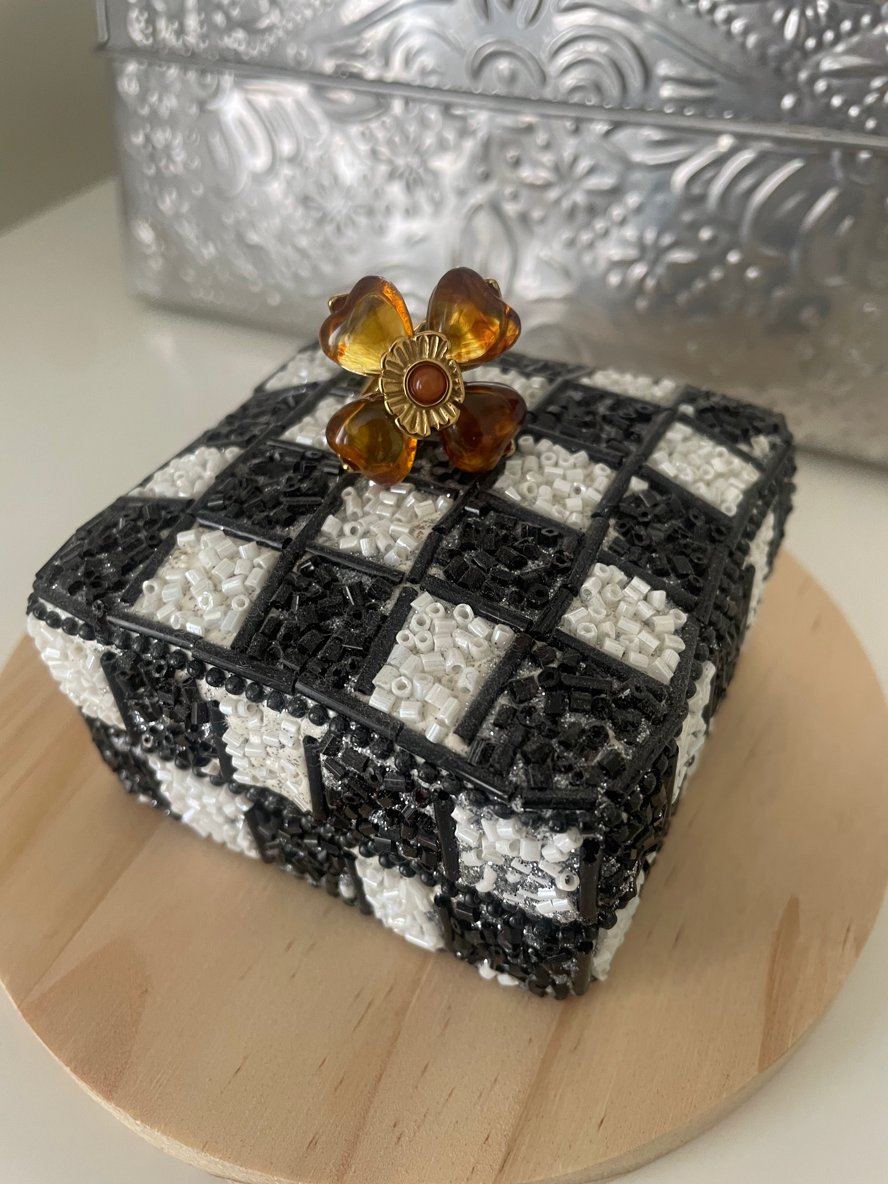 Ring cognac bloem