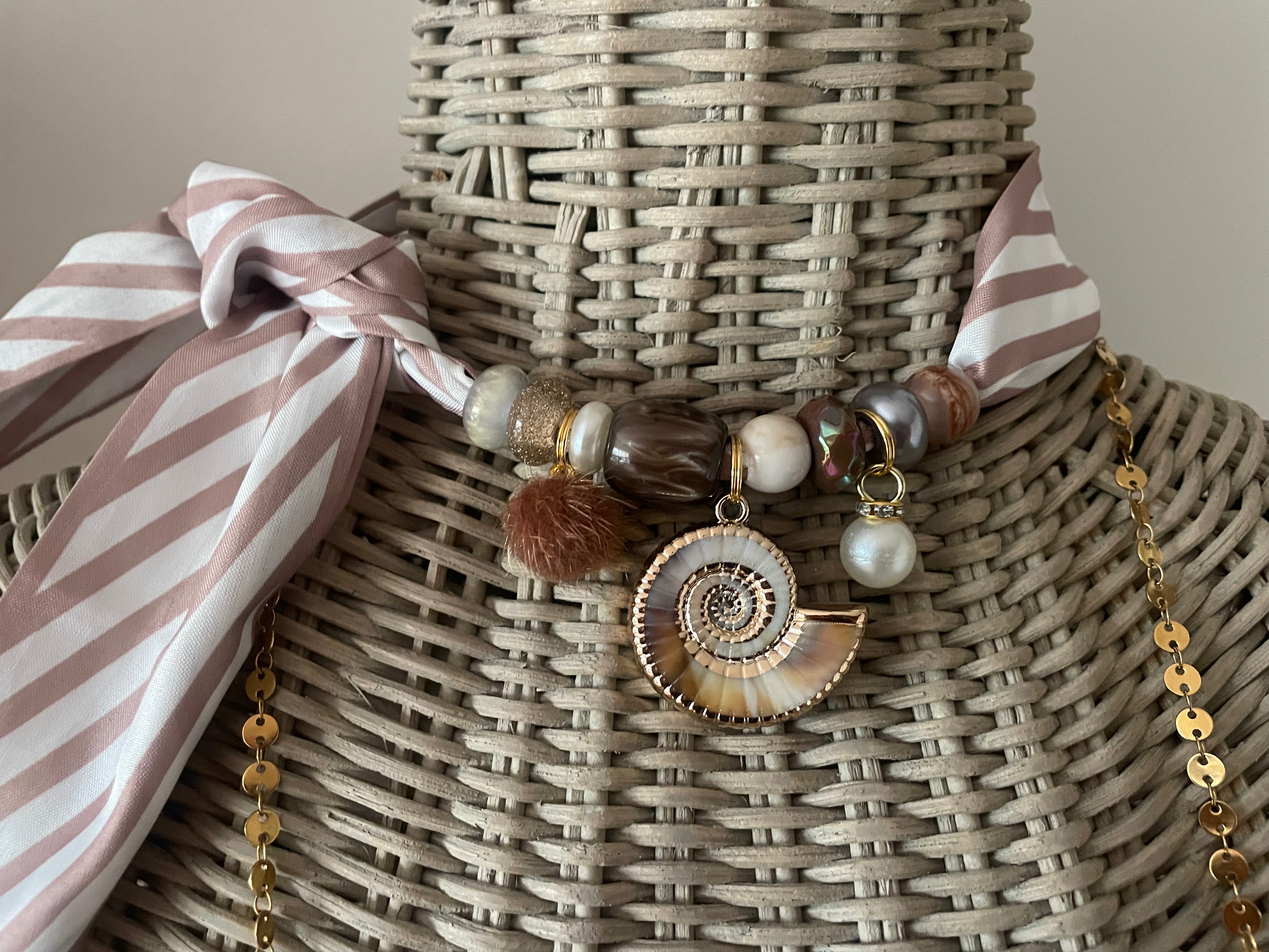 Sjaalenketting - Beige streep schelp