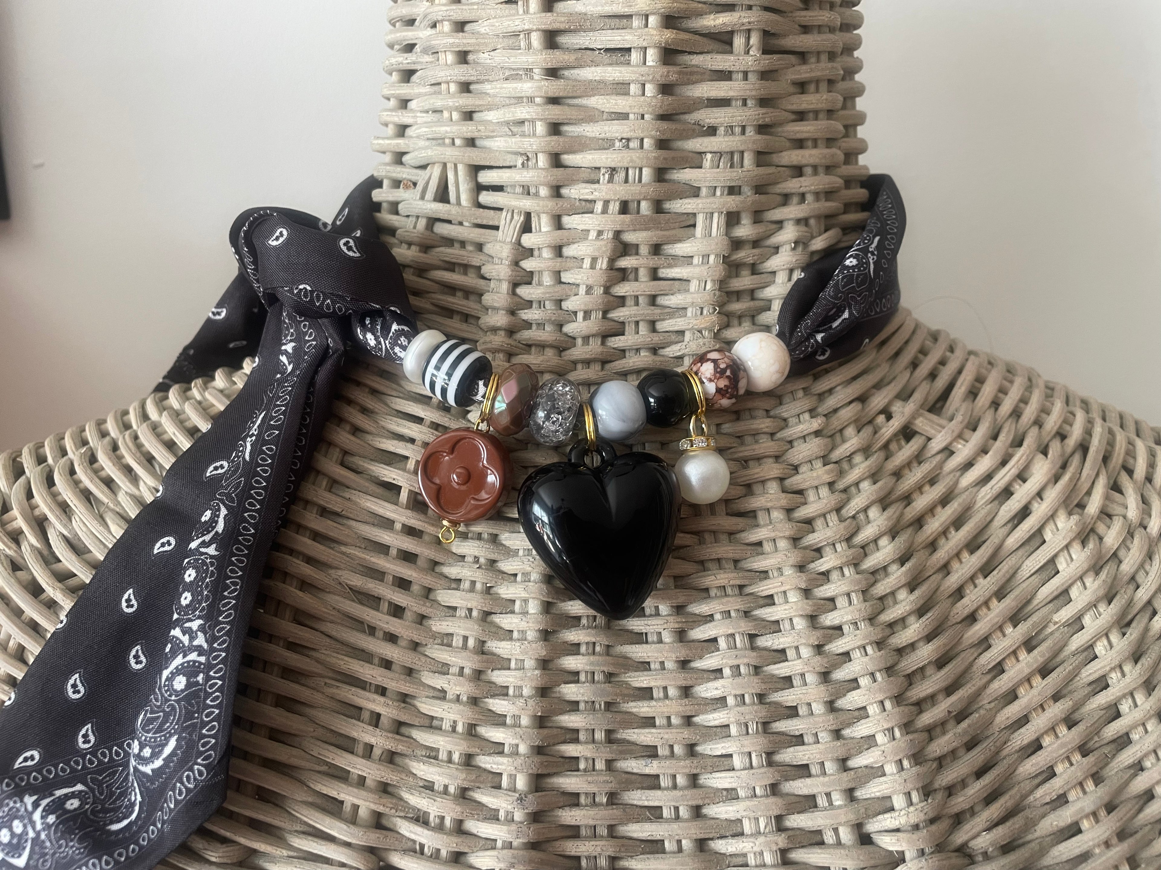 Sjaalenketting - Zwart hart met bruin