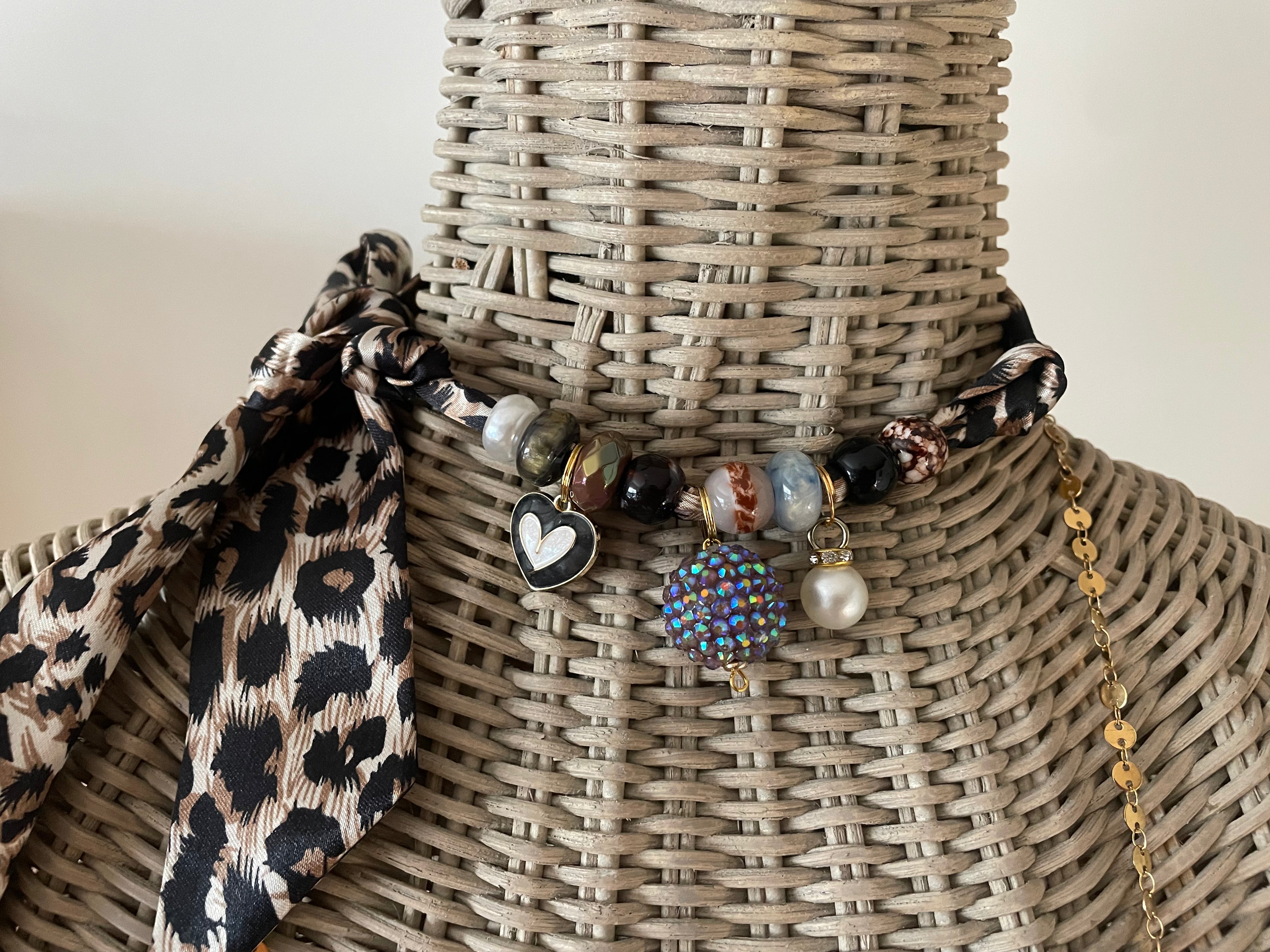 Sjaalketting® - Panter blauwe glitter bol