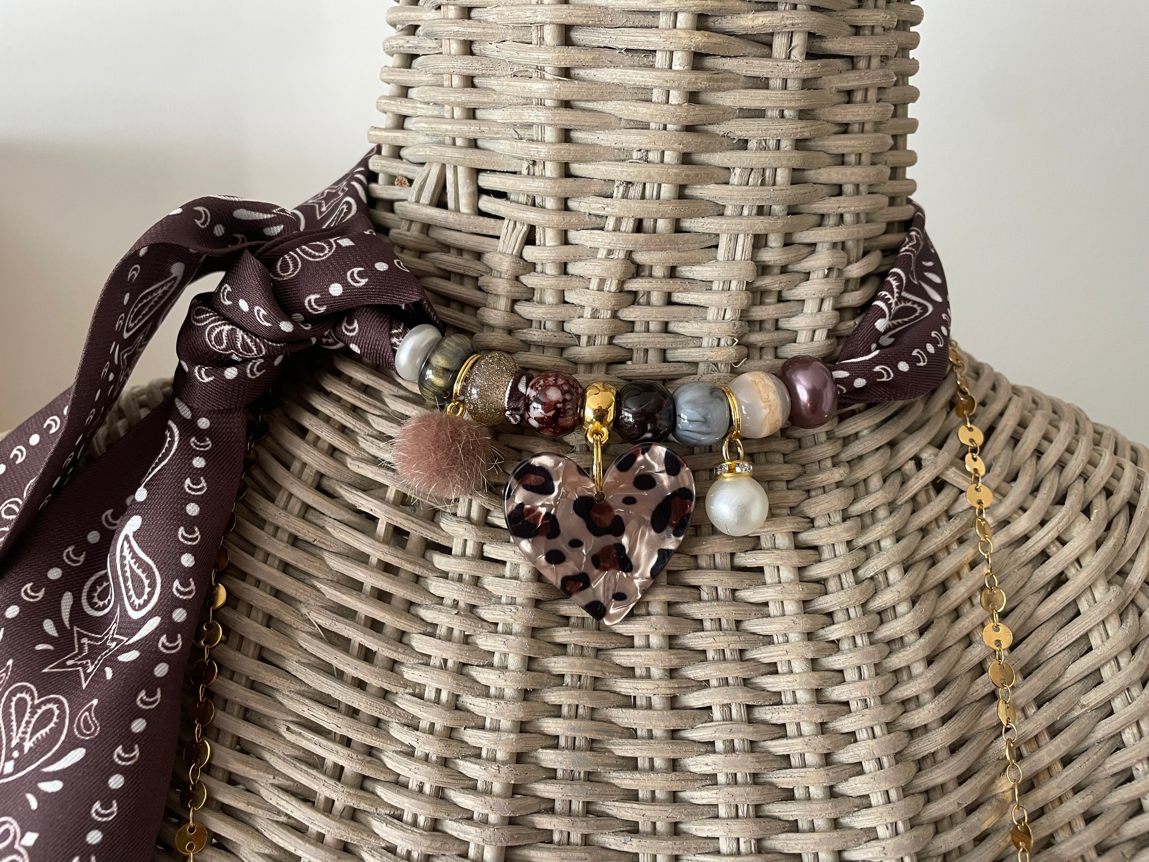 Sjaalenketting - Bruin hart